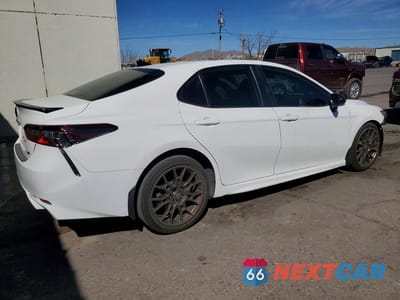 Trzecie zdjęcie samochodu z tyłu: 2023 TOYOTA CAMRY HYBRID SE NIGHTSHADE VIN:4T1T31AK9PU048105 - miniatura