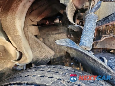 Zdjęcie 11 z 13 samochodu: 2023 ISUZU NPR HD CREW CAB FLATBED TRUCK VIN:54DC4W1D9PS207616 - miniatura