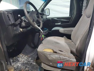 Zdjęcie 7 z 12 samochodu: 2005 CHEVROLET EXPRESS G2500 UTILITY / SERVICE VAN VIN:1GCGG25V051119582 - miniatura