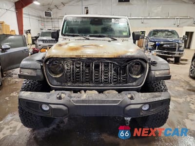 Piąte zdjęcie samochodu w środku: 2025 JEEP WRANGLER SPORT VIN:1C4PJXAN9SW603110 - miniatura