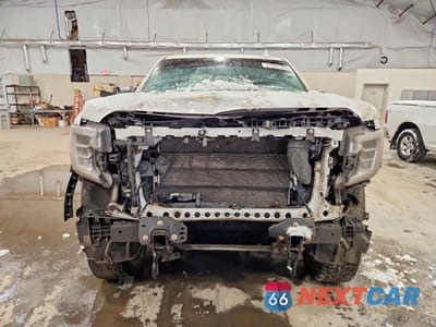 Piąte zdjęcie samochodu w środku: 2020 GMC SIERRA K1500 SLT VIN:3GTU9DEL2LG160429 - miniatura