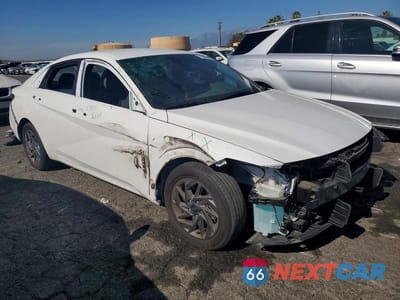 Czwarte zdjęcie samochodu z boku: 2024 HYUNDAI ELANTRA SEL VIN:KMHLM4DG2RU807671 - miniatura