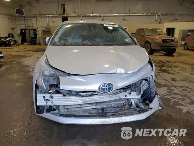 Piąte zdjęcie samochodu w środku: 2018 TOYOTA PRIUS TWO VIN:JTDKBRFU3J3602408 - miniatura
