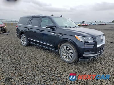 Czwarte zdjęcie samochodu z boku: 2022 LINCOLN NAVIGATOR L RESERVE VIN:5LMJJ3LT0NEL10080 - miniatura