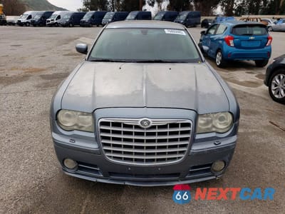 Piąte zdjęcie samochodu w środku: 2006 CHRYSLER 300C SRT-8 VIN:2C3KA73W56H330692 - miniatura