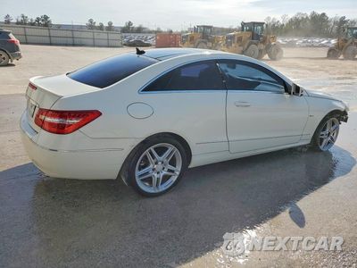 Trzecie zdjęcie samochodu z tyłu: 2012 MERCEDES-BENZ E 350 VIN:WDDKJ5KBXCF177275 - miniatura