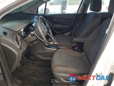 Zdjęcie 7 z 11 samochodu: 2019 CHEVROLET TRAX LS VIN:3GNCJKSB3KL379450 - miniatura