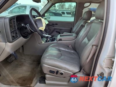 Zdjęcie 7 z 12 samochodu: 2004 CHEVROLET TAHOE K1500 VIN:1GNEK13Z44R306479 - miniatura