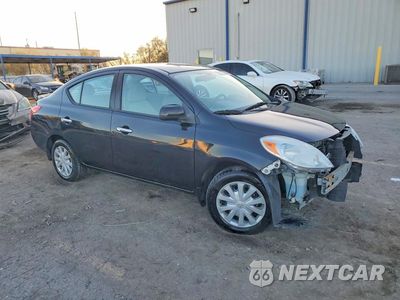Czwarte zdjęcie samochodu z boku: 2014 NISSAN VERSA 1.6 SV VIN:3N1CN7AP3EL810769 - miniatura
