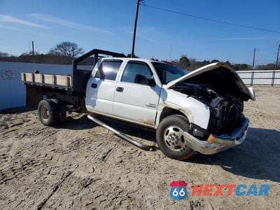 Czwarte zdjęcie samochodu z boku: 2004 CHEVROLET SILVERADO 3500 FLATBED TRUCK VIN:1GCJK33264F190810 - miniatura