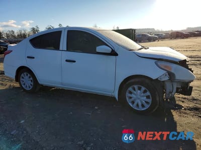 Czwarte zdjęcie samochodu z boku: 2017 NISSAN VERSA S VIN:3N1CN7AP2HL861748 - miniatura