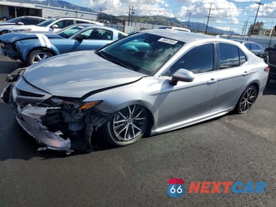 2021 TOYOTA CAMRY SE 4T1G11AK4MU544304 - główne zdjęcie licytacji z USA - miniatura