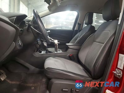 Zdjęcie 7 z 12 samochodu: 2019 FORD ESCAPE SE VIN:1FMCU9GD5KUA79901 - miniatura