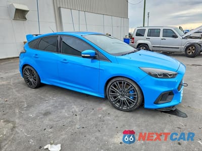 Czwarte zdjęcie samochodu z boku: 2017 FORD FOCUS RS VIN:WF0DP3TH4H4120241 - miniatura