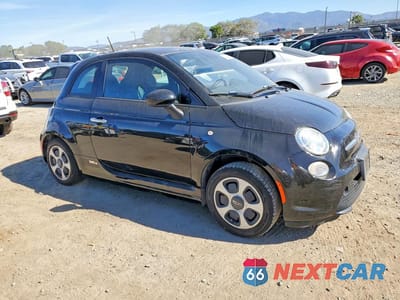 Czwarte zdjęcie samochodu z boku: 2015 FIAT 500 ELECTRIC VIN:3C3CFFGE3FT721350 - miniatura