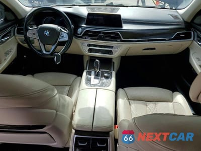 Zdjęcie 8 z 12 samochodu: 2018 BMW 740 XE VIN:WBA7J2C52JB246288 - miniatura