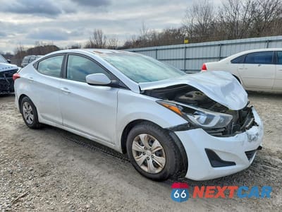 Czwarte zdjęcie samochodu z boku: 2016 HYUNDAI ELANTRA SE VIN:5NPDH4AEXGH700505 - miniatura