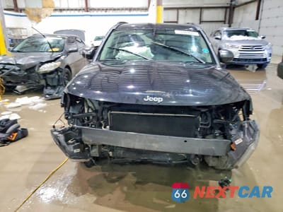 Piąte zdjęcie samochodu w środku: 2015 JEEP COMPASS SPORT VIN:1C4NJCBB6FD281371 - miniatura