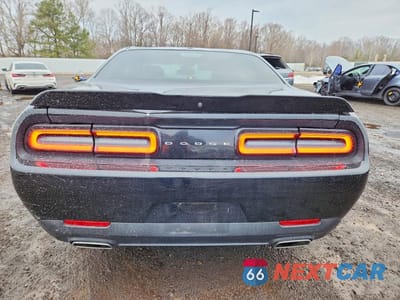 Zdjęcie 6 z 12 samochodu: 2019 DODGE CHALLENGER SXT VIN:2C3CDZAG0KH712013 - miniatura