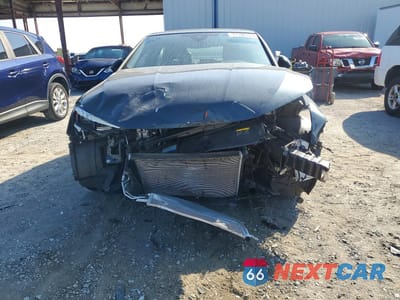 Piąte zdjęcie samochodu w środku: 2024 AUDI A3 PREMIUM VIN:WAUAUDGYXRA010180 - miniatura