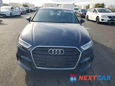 Piąte zdjęcie samochodu w środku: 2017 AUDI A3 PREMIUM PLUS VIN:WAUGUGFF7H1044507 - miniatura