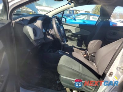Zdjęcie 7 z 12 samochodu: 2017 TOYOTA YARIS 5-DOOR L VIN:VNKKTUD32HA078045 - miniatura