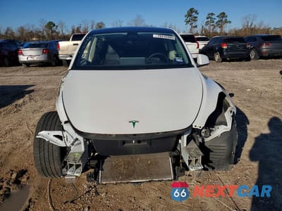 Piąte zdjęcie samochodu w środku: 2021 TESLA MODEL Y VIN:5YJYGDEE5MF065816 - miniatura