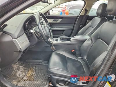 Zdjęcie 7 z 12 samochodu: 2017 JAGUAR XF PREMIUM VIN:SAJBD4BV5HCY31468 - miniatura