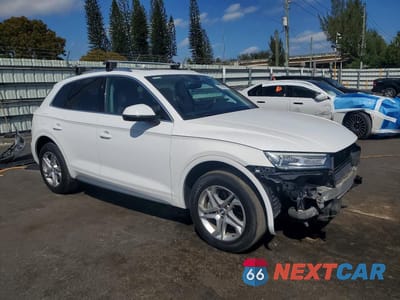 Czwarte zdjęcie samochodu z boku: 2019 AUDI Q5 PREMIUM VIN:WA1ANAFY8K2057346 - miniatura