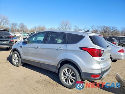 Drugie zdjęcie samochodu z przodu: 2019 FORD ESCAPE SE VIN:1FMCU9GD3KUA59789 - miniatura
