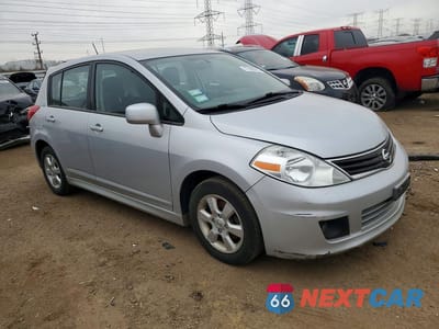 Czwarte zdjęcie samochodu z boku: 2010 NISS VERSA S/VERSA SL VIN:3N1BC1CP0AL385601 - miniatura
