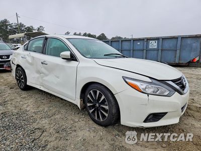 Czwarte zdjęcie samochodu z boku: 2018 NISSAN ALTIMA 2.5 VIN:1N4AL3AP0JC225923 - miniatura