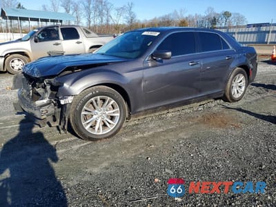 2019 CHRYSLER 300 TOURING 2C3CCAAGXKH561427 - główne zdjęcie licytacji z USA - miniatura