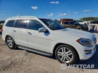 Czwarte zdjęcie samochodu z boku: 2015 MERCEDES-BENZ GL 450 4MATIC VIN:4JGDF6EEXFA530787 - miniatura