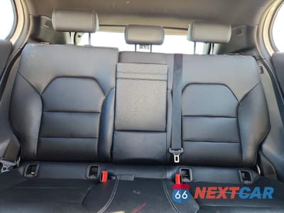 Zdjęcie 10 z 15 samochodu: 2019 MERCEDES-BENZ GLA 250 VIN:WDCTG4EB0KU005280 - miniatura