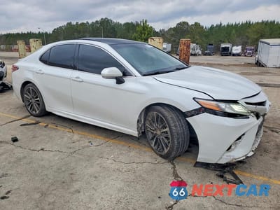 Czwarte zdjęcie samochodu z boku: 2019 TOYOTA CAMRY XSE VIN:4T1B61HK7KU841341 - miniatura