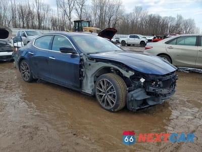Czwarte zdjęcie samochodu z boku: 2019 MASERATI GHIBLI S VIN:ZAM57YTS8K1321998 - miniatura