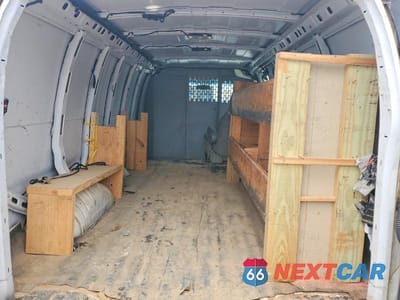 Zdjęcie 10 z 14 samochodu: 2020 CHEVROLET EXPRESS 2500 CARGO UTILITY / SERVICE VAN VIN:1GCWGBFP9L1175934 - miniatura