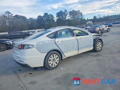 Trzecie zdjęcie samochodu z tyłu: 2019 FORD FUSION S VIN:3FA6P0G75KR127022 - miniatura