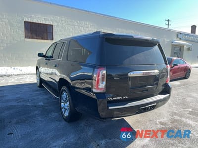 Trzecie zdjęcie samochodu z tyłu: 2018 GMC YUKON XL DENALI VIN:1GKS2HKJXJR144518 - miniatura