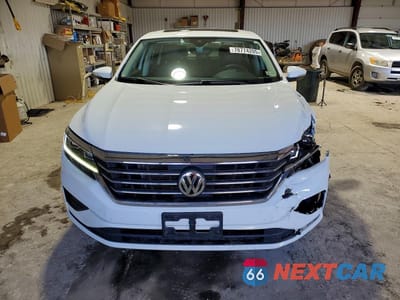 Piąte zdjęcie samochodu w środku: 2021 VOLKSWAGEN PASSAT SE VIN:1VWSA7A32MC018699 - miniatura