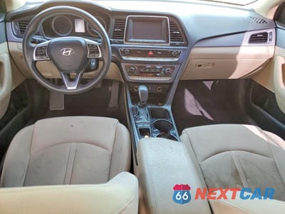 Zdjęcie 8 z 11 samochodu: 2019 HYUNDAI SONATA SE VIN:5NPE24AFXKH761912 - miniatura