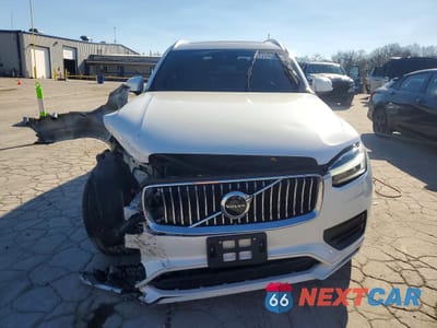 Piąte zdjęcie samochodu w środku: 2021 VOLVO XC90 T5 MOMENTUM VIN:YV4102CK4M1751046 - miniatura