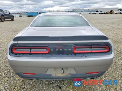 Zdjęcie 6 z 12 samochodu: 2017 DODGE CHALLENGER SXT VIN:2C3CDZAG0HH555320 - miniatura