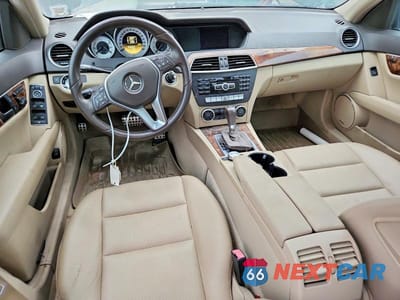 Zdjęcie 8 z 11 samochodu: 2012 MERCEDES-BENZ C 300 4MATIC VIN:WDDGF8BB9CR205140 - miniatura