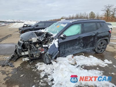 2019 JEEP COMPASS LATITUDE 3C4NJDBB8KT648636 - główne zdjęcie licytacji z USA - miniatura