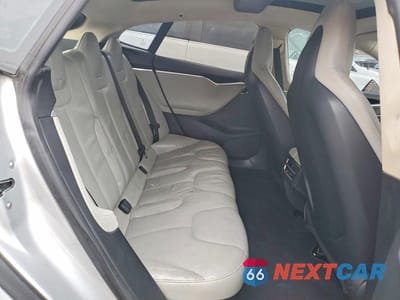 Zdjęcie 10 z 12 samochodu: 2014 TESLA MODEL S VIN:5YJSA1H16EFP54943 - miniatura