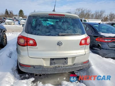 Zdjęcie 6 z 13 samochodu: 2011 VOLKSWAGEN TIGUAN S VIN:WVGAV7AXXBW539831 - miniatura