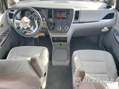 Zdjęcie 8 z 13 samochodu: 2017 TOYOTA SIENNA L 7-PASSENGER VIN:5TDZZ3DC8HS776985 - miniatura