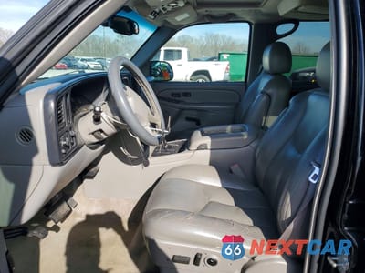 Zdjęcie 7 z 13 samochodu: 2006 CHEVROLET SUBURBAN K1500 VIN:3GNFK16U06G125807 - miniatura